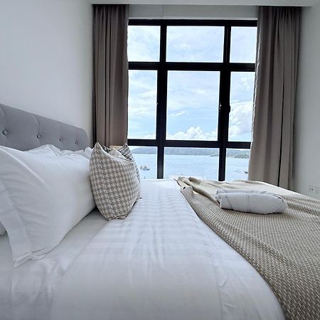 The Shore Cbd Kota Kinabalu By Laxzone Suite Zewnętrze zdjęcie