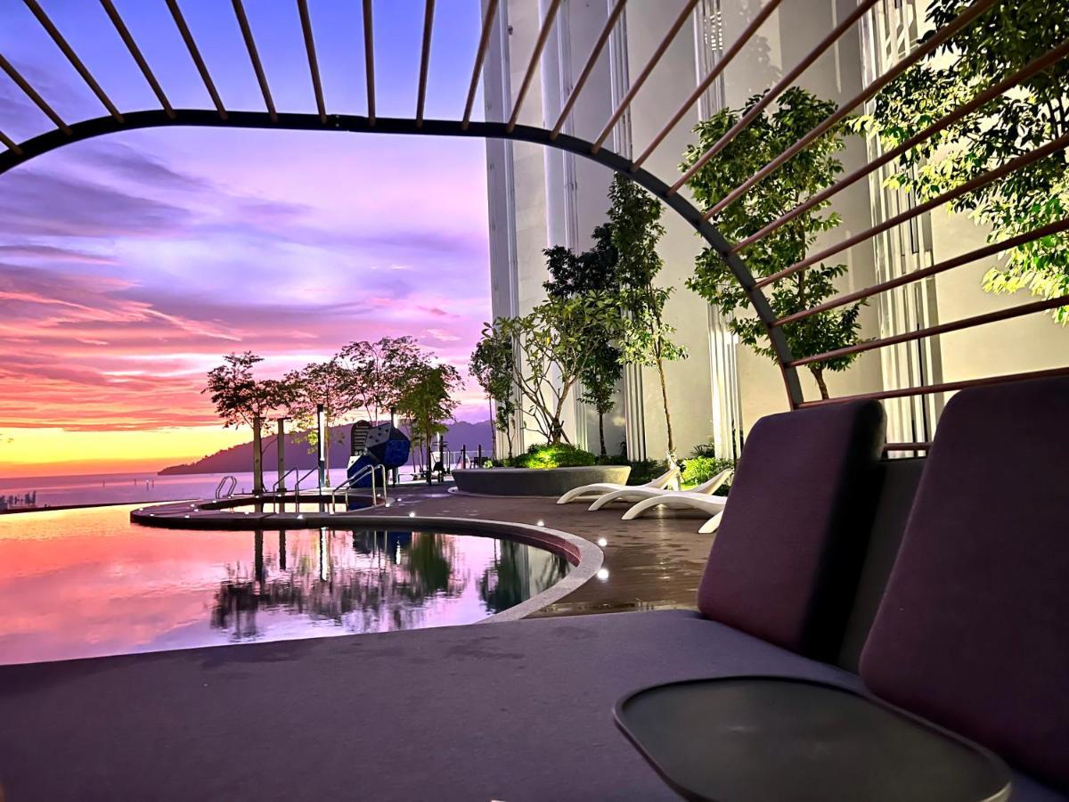 The Shore Cbd Kota Kinabalu By Laxzone Suite Zewnętrze zdjęcie