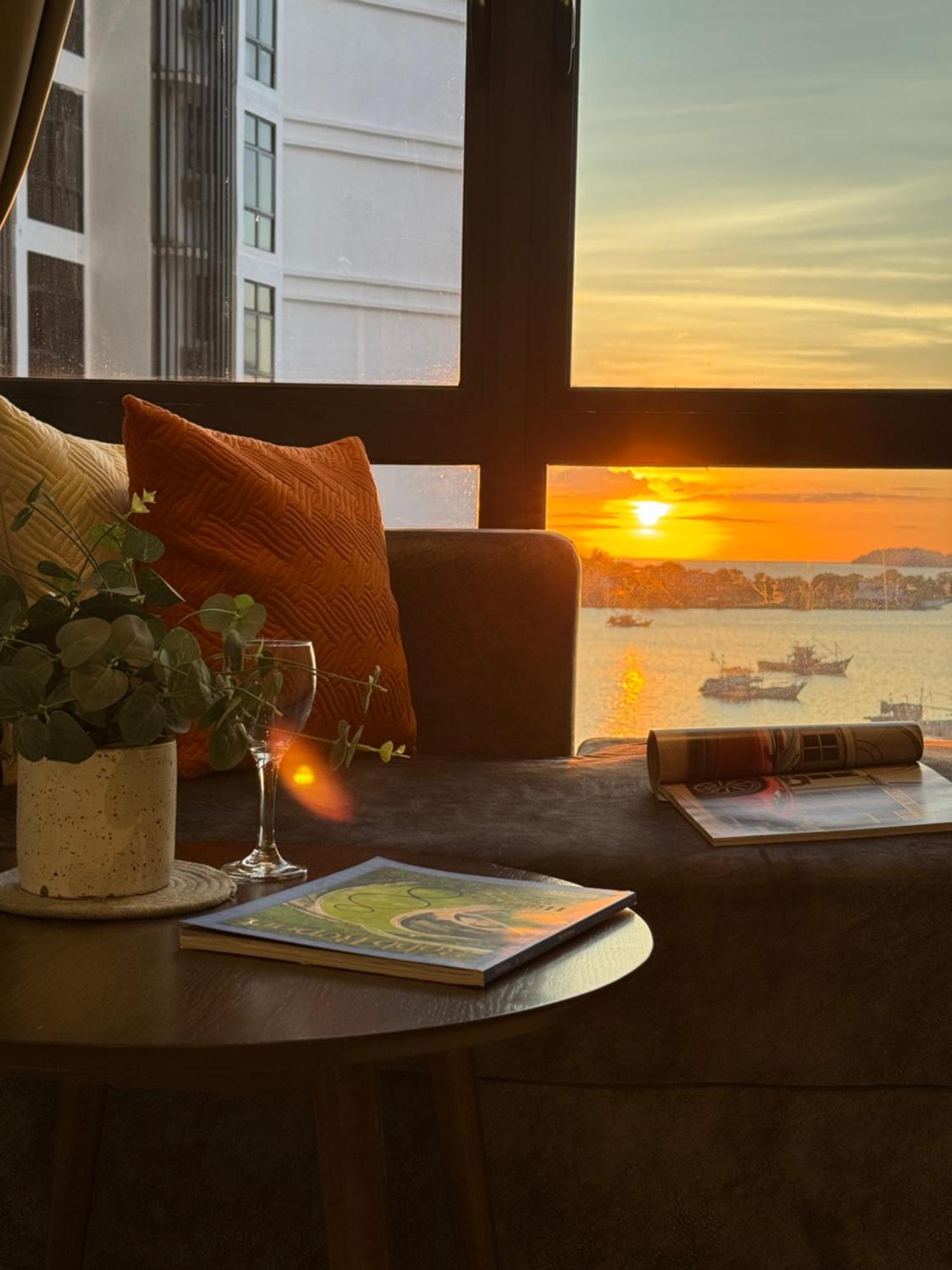 The Shore Cbd Kota Kinabalu By Laxzone Suite Zewnętrze zdjęcie