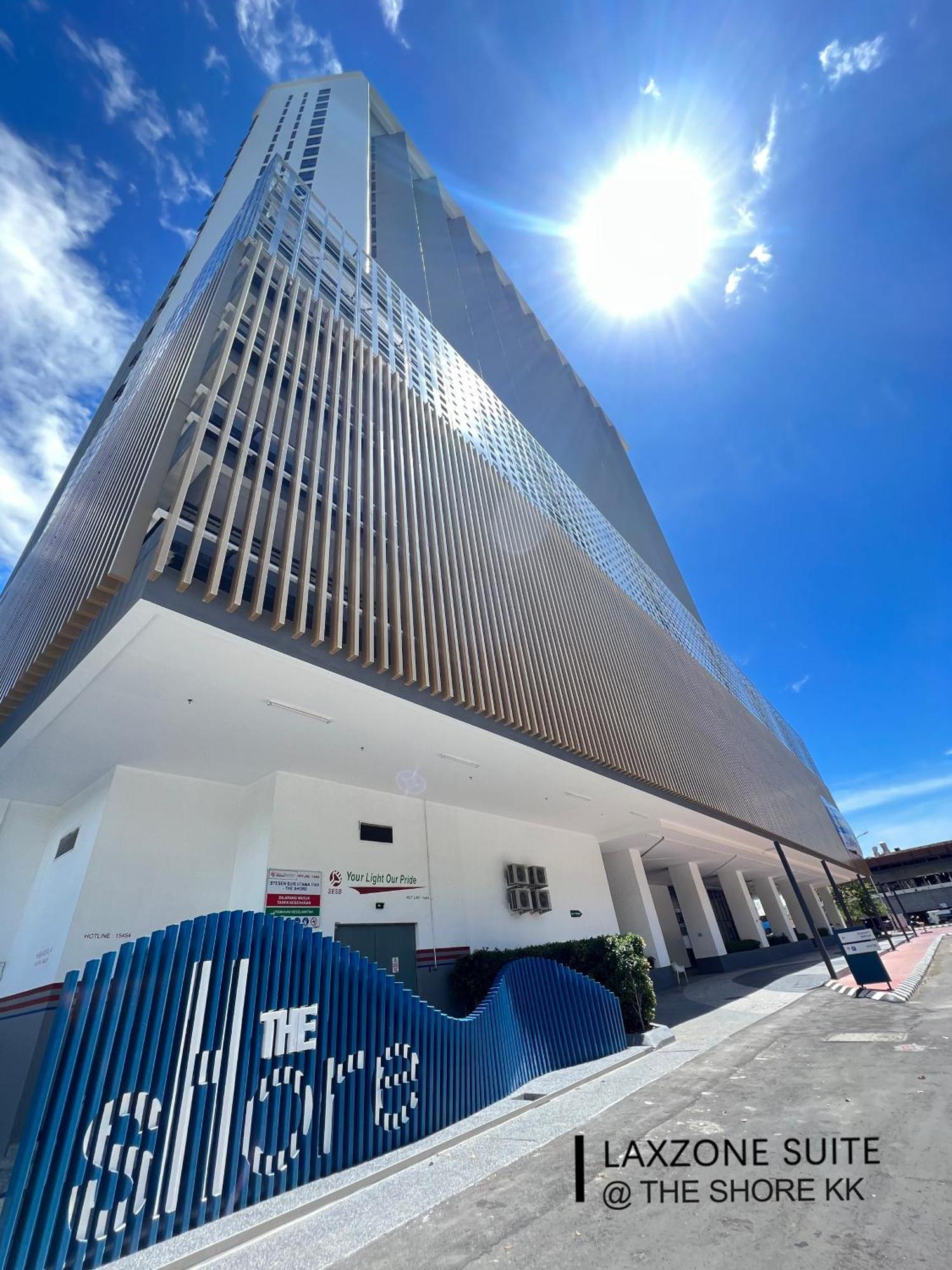 The Shore Cbd Kota Kinabalu By Laxzone Suite Zewnętrze zdjęcie