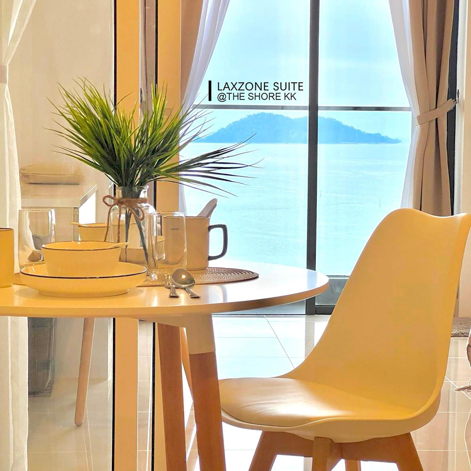 The Shore Cbd Kota Kinabalu By Laxzone Suite Zewnętrze zdjęcie