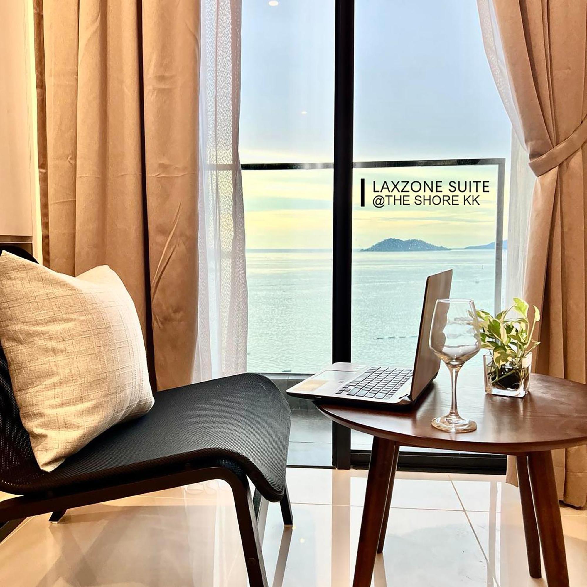 The Shore Cbd Kota Kinabalu By Laxzone Suite Zewnętrze zdjęcie