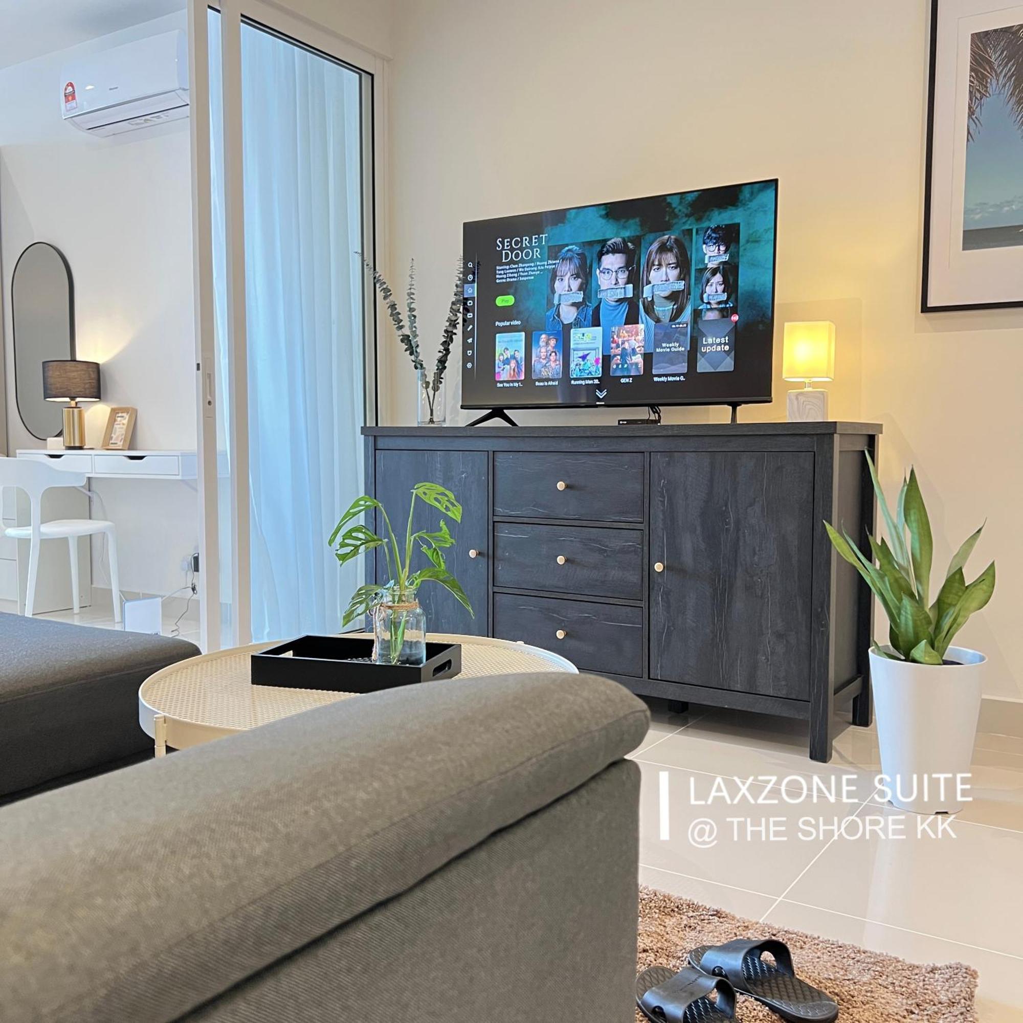 The Shore Cbd Kota Kinabalu By Laxzone Suite Zewnętrze zdjęcie