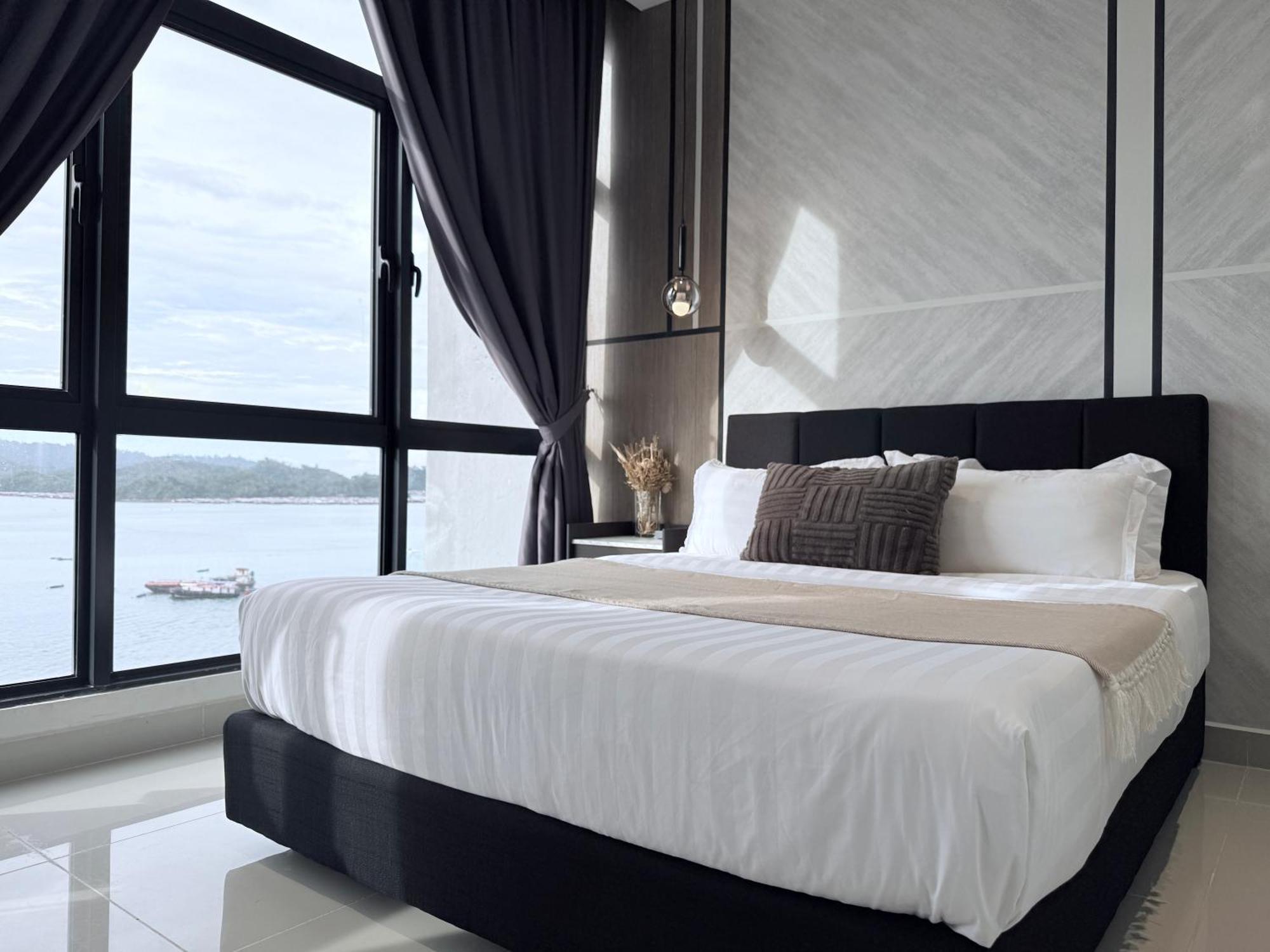 The Shore Cbd Kota Kinabalu By Laxzone Suite Zewnętrze zdjęcie