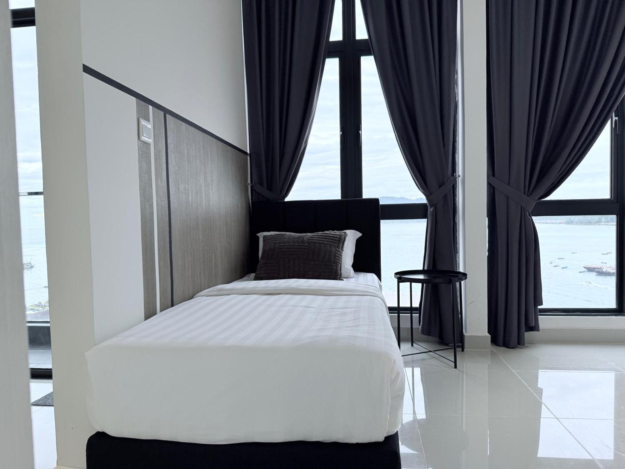 The Shore Cbd Kota Kinabalu By Laxzone Suite Zewnętrze zdjęcie