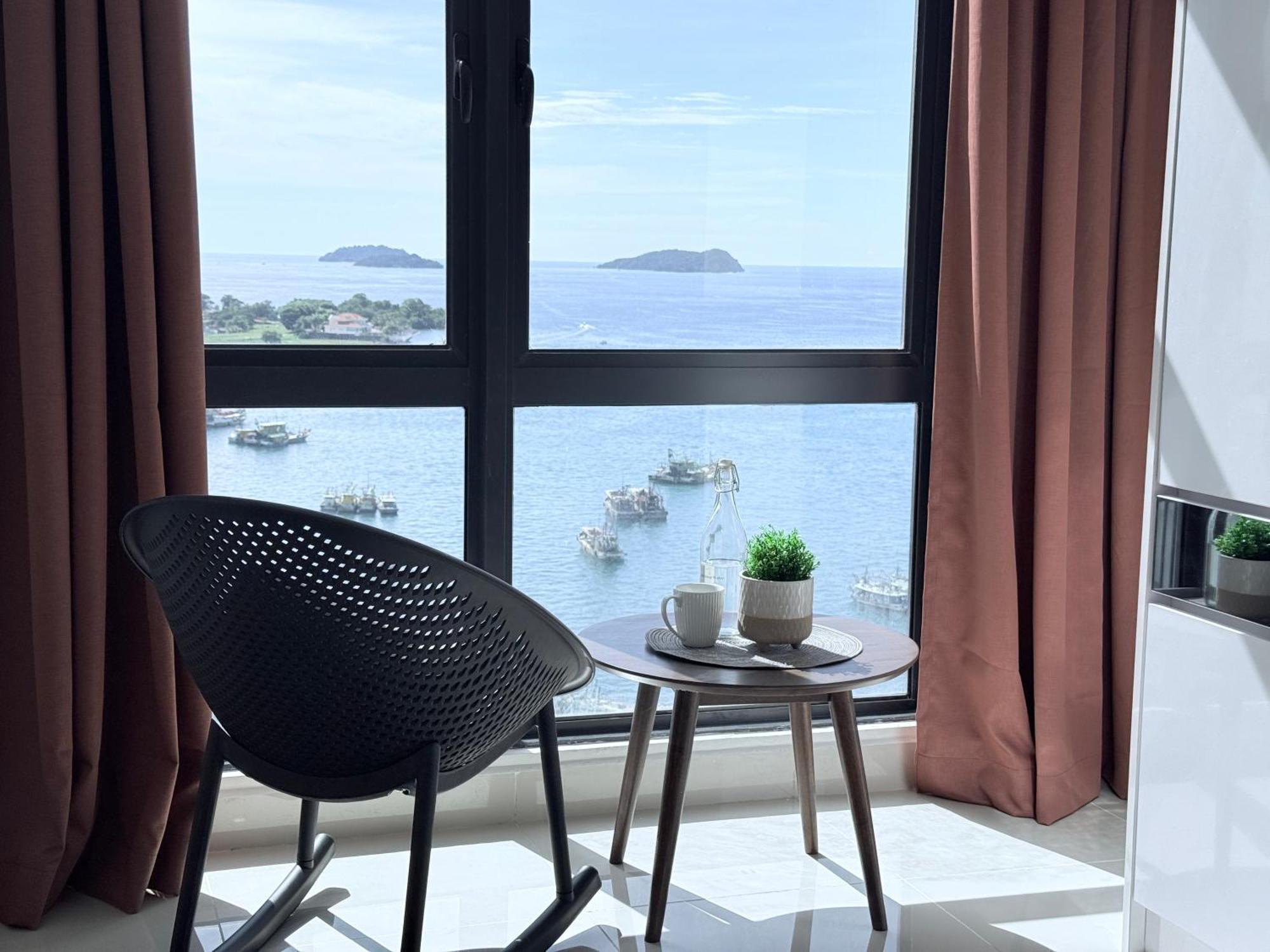 The Shore Cbd Kota Kinabalu By Laxzone Suite Zewnętrze zdjęcie